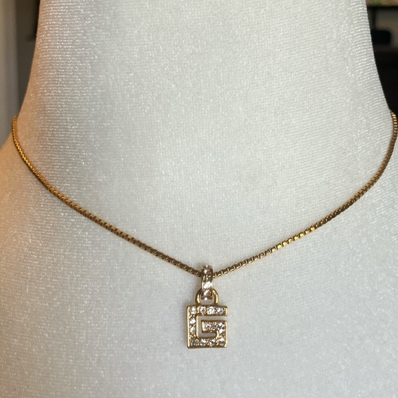 Dainty Blingy Crystal Gold Tone Givenchy G Logo Box Chain Pendant Necklace 16” - Picture 6 of 9